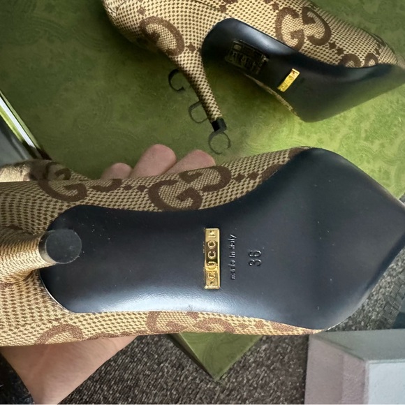 Gucci x Balenciaga
GG Logo Neoprene Sock Boots
Women's Size 36-36,5 37 - Picture 3 of 11